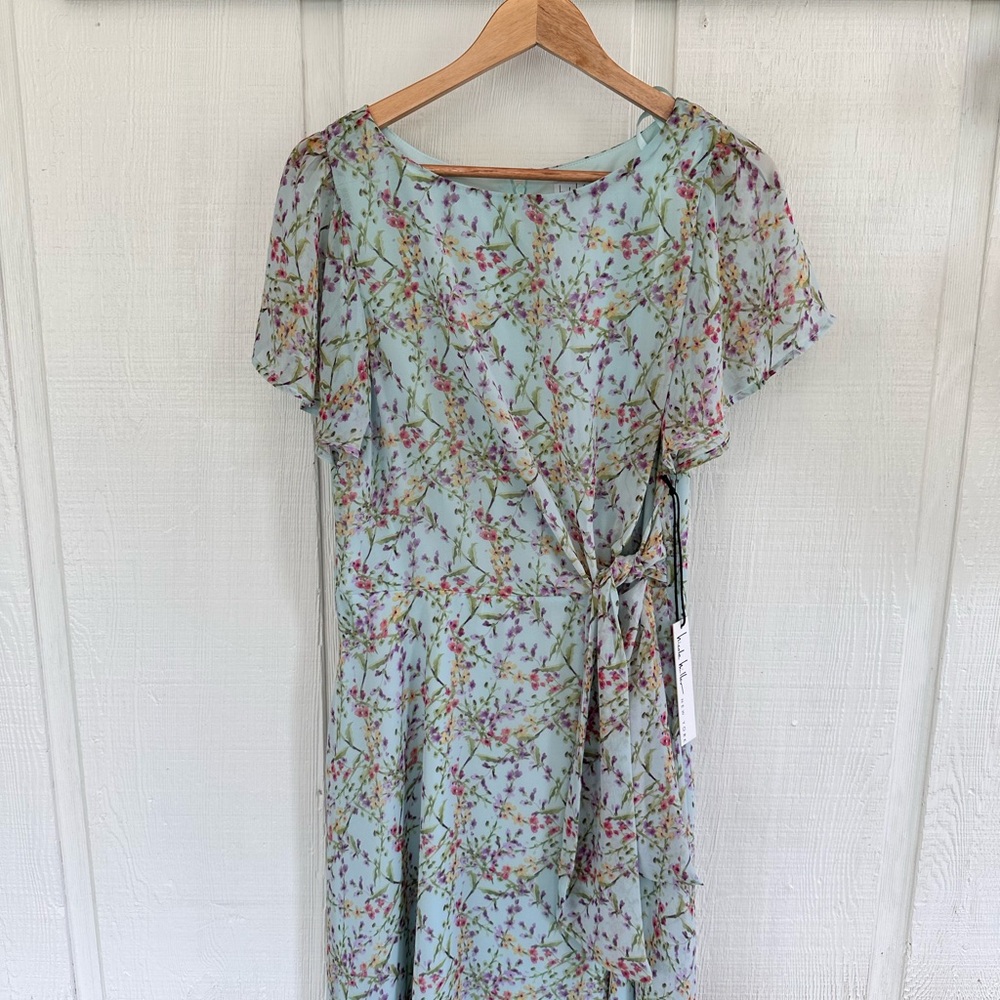 Nicole Miller NWT Floral Wrap Dress in Light Blue